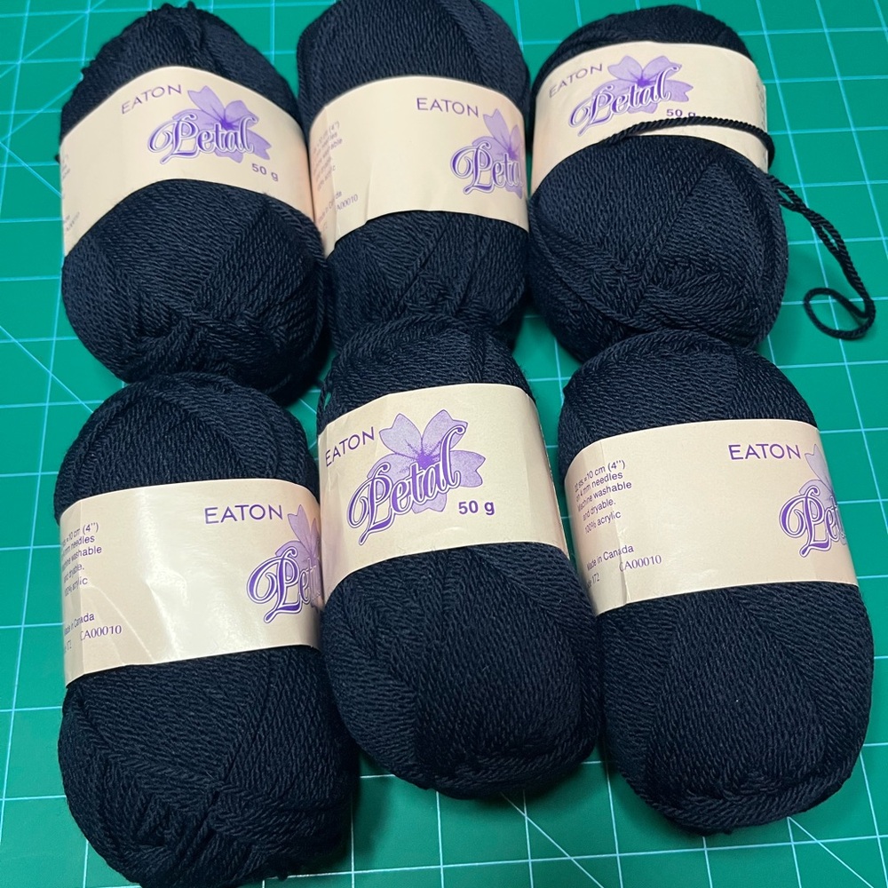 Eaton Petal Dark Navy Blue Yarn Lot